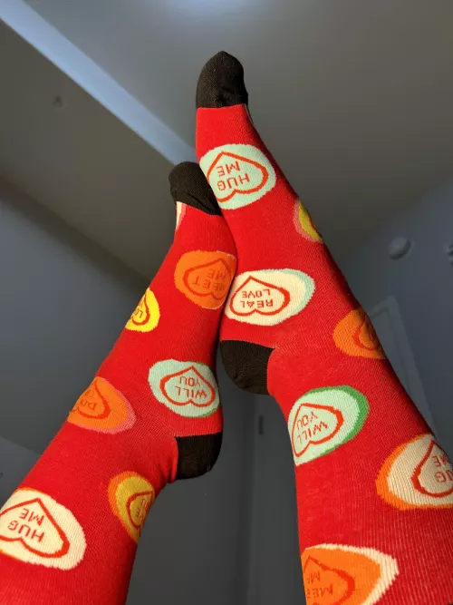 Do you like my Valentine’s Day socks? 💝💘 by temptationtoes24