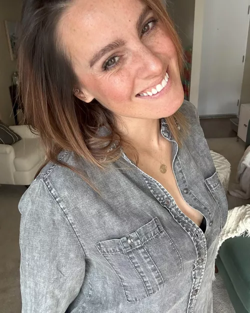 F40 Freckled mom by Tay-Rae773