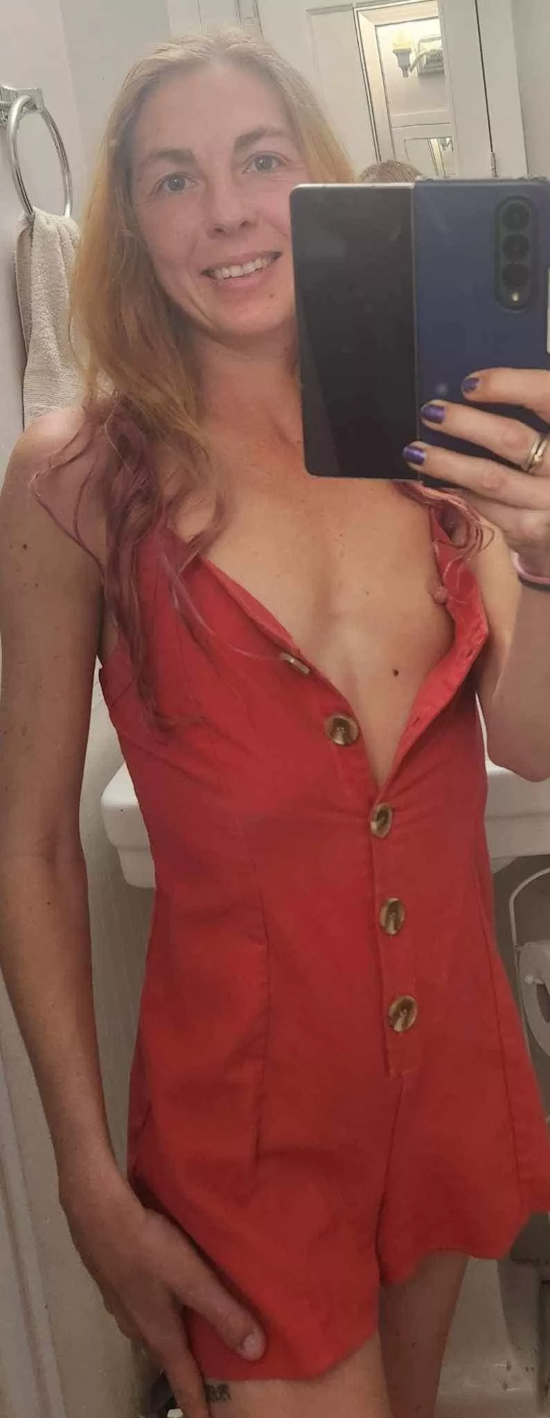 Feeling hot. 33f @pblonde15 posted by TinyBlonde15