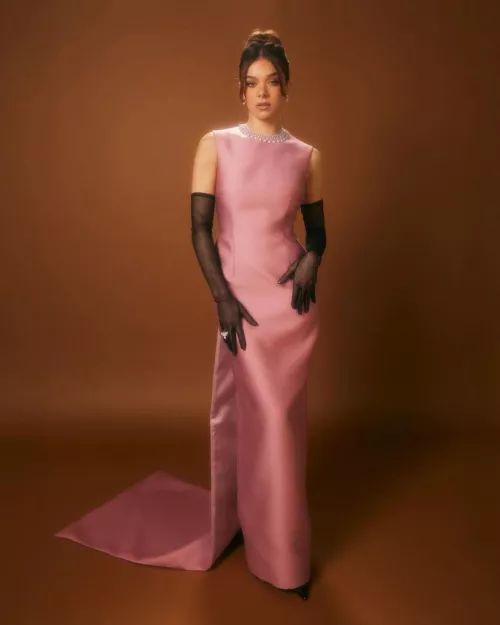 Hailee Steinfeld by OhNoWhatHappenedNow