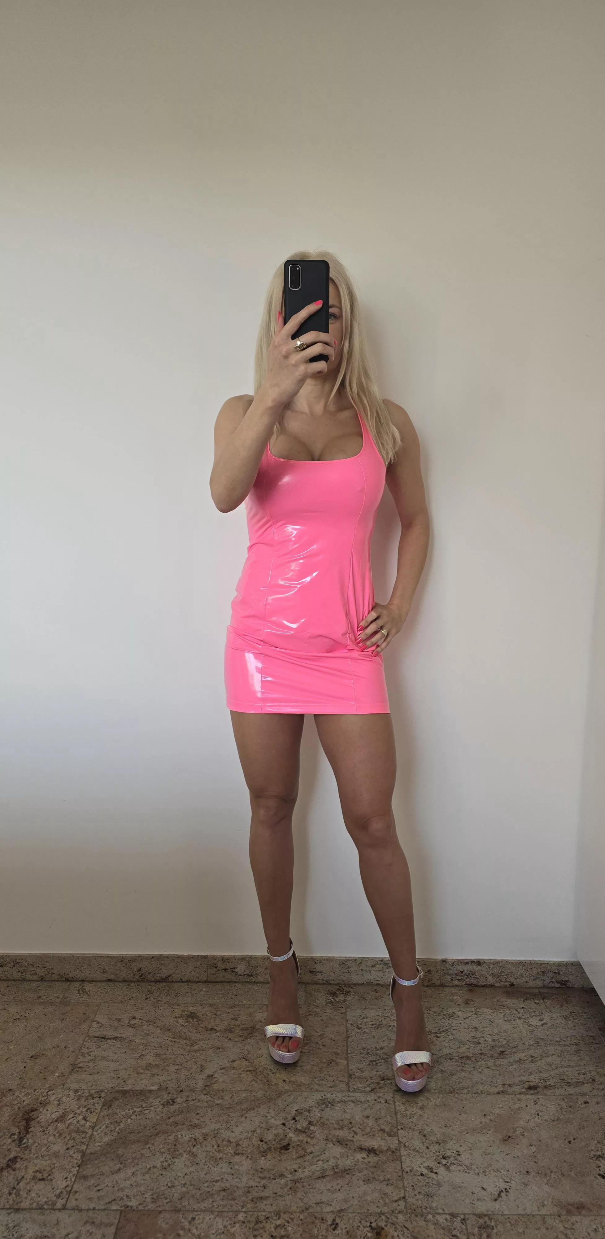 How does a night with a mild bimbo sound posted by Puretwix