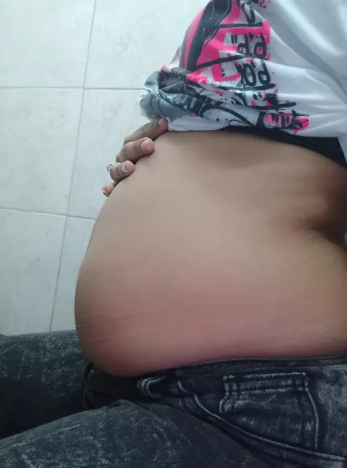 Hungry belly to fill 😩🥵🐷 by jazmv