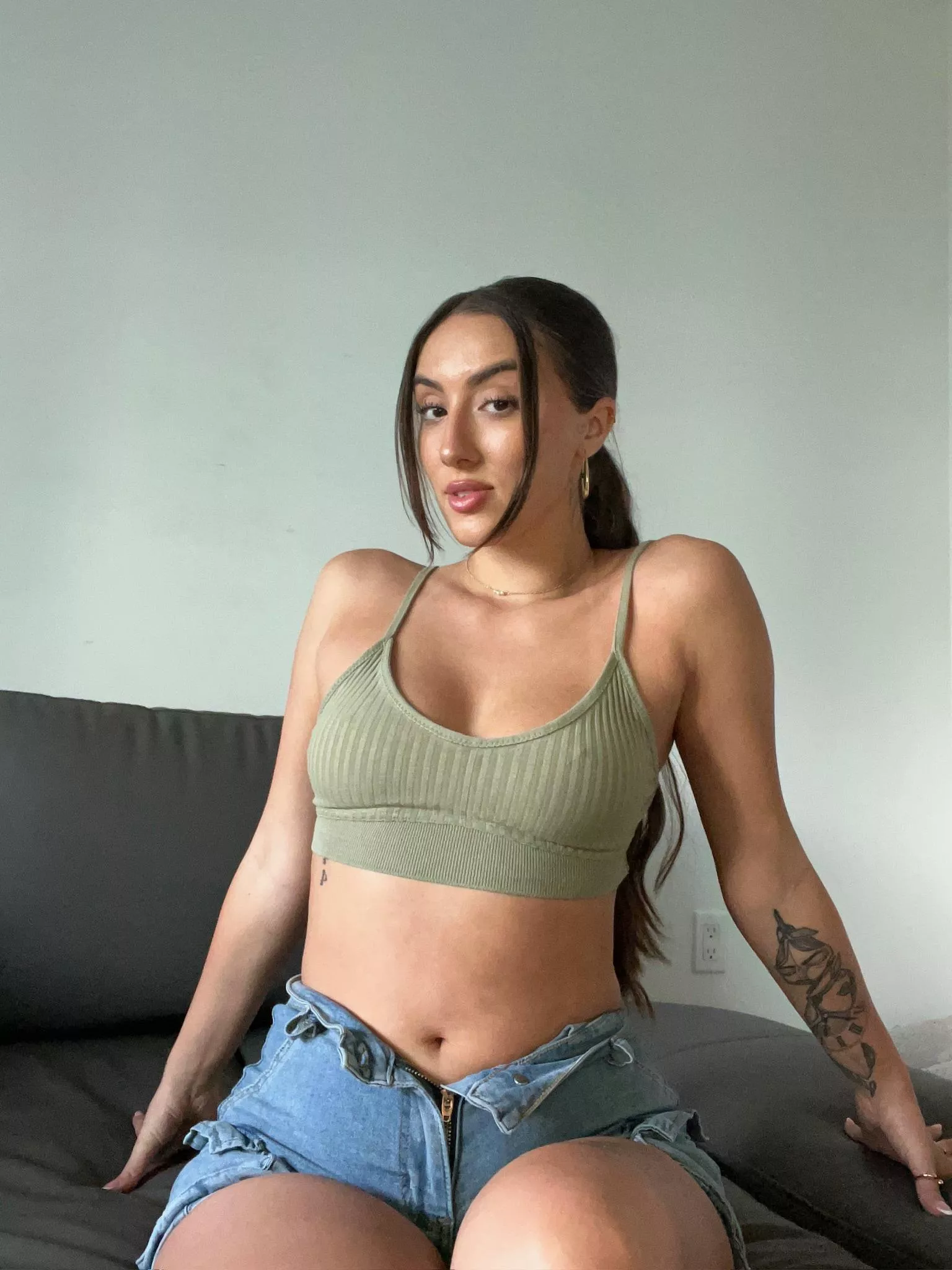 I always wonder how older men feel about a girl like me posted by Glamour_Girly