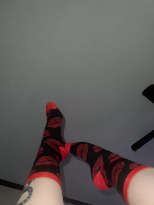 I bet you wish these were your lips💋🤭 by Ill_Establishment688