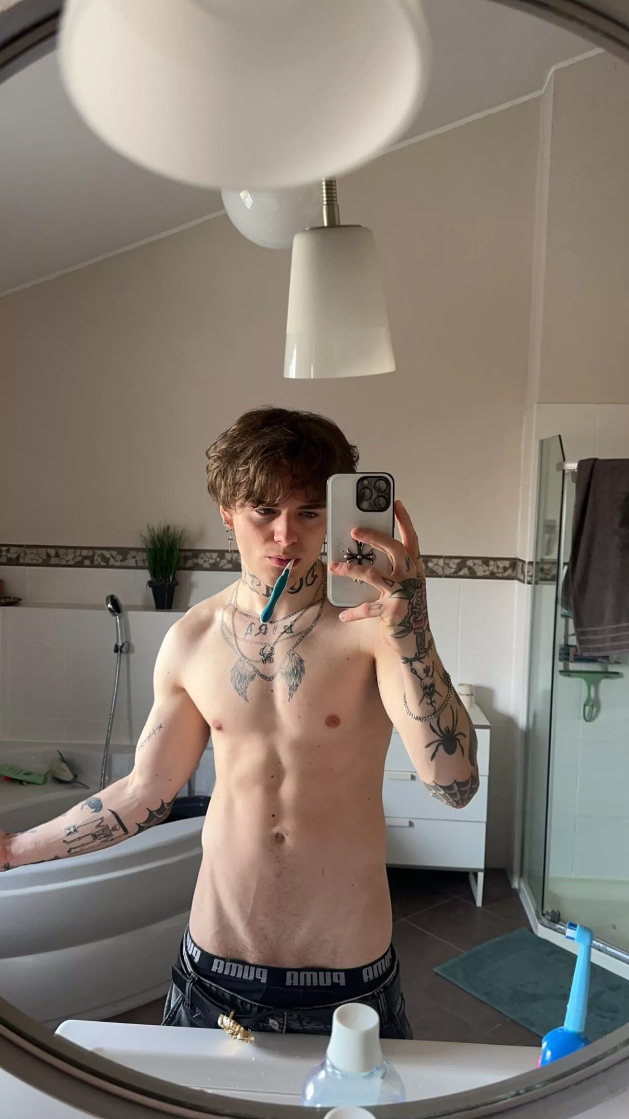 i hope ur into younger guys 😈 posted by imraezify