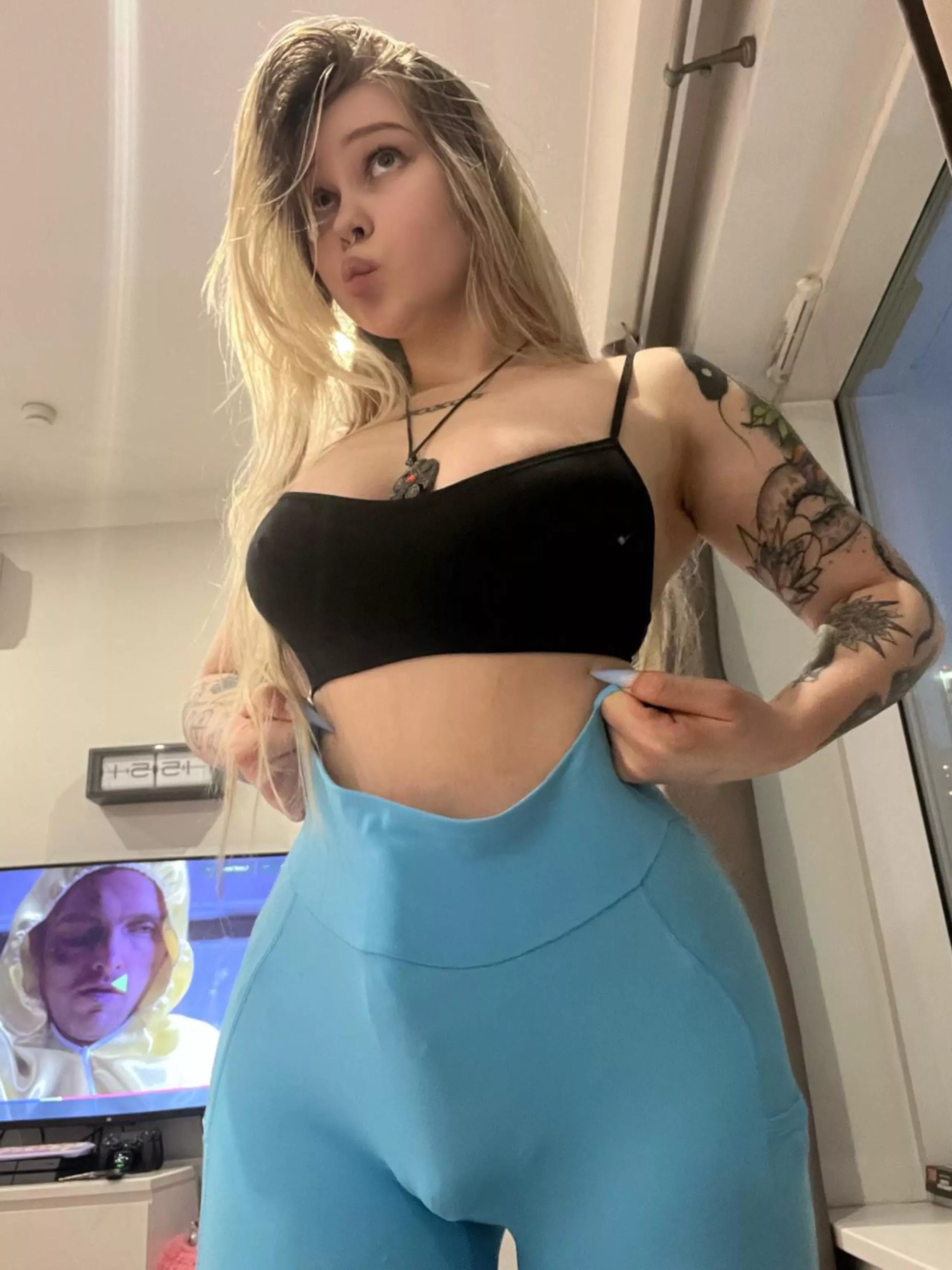 I wonder what would your boss say if I send him this pic posted by 2hott2btrue