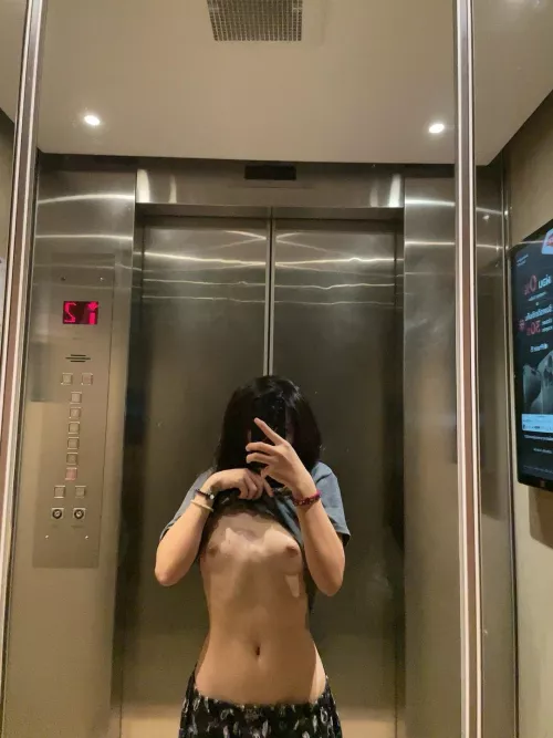 If I'm you neighbor and I ask for your help in the gym, will u help me? by TokyoAnimae