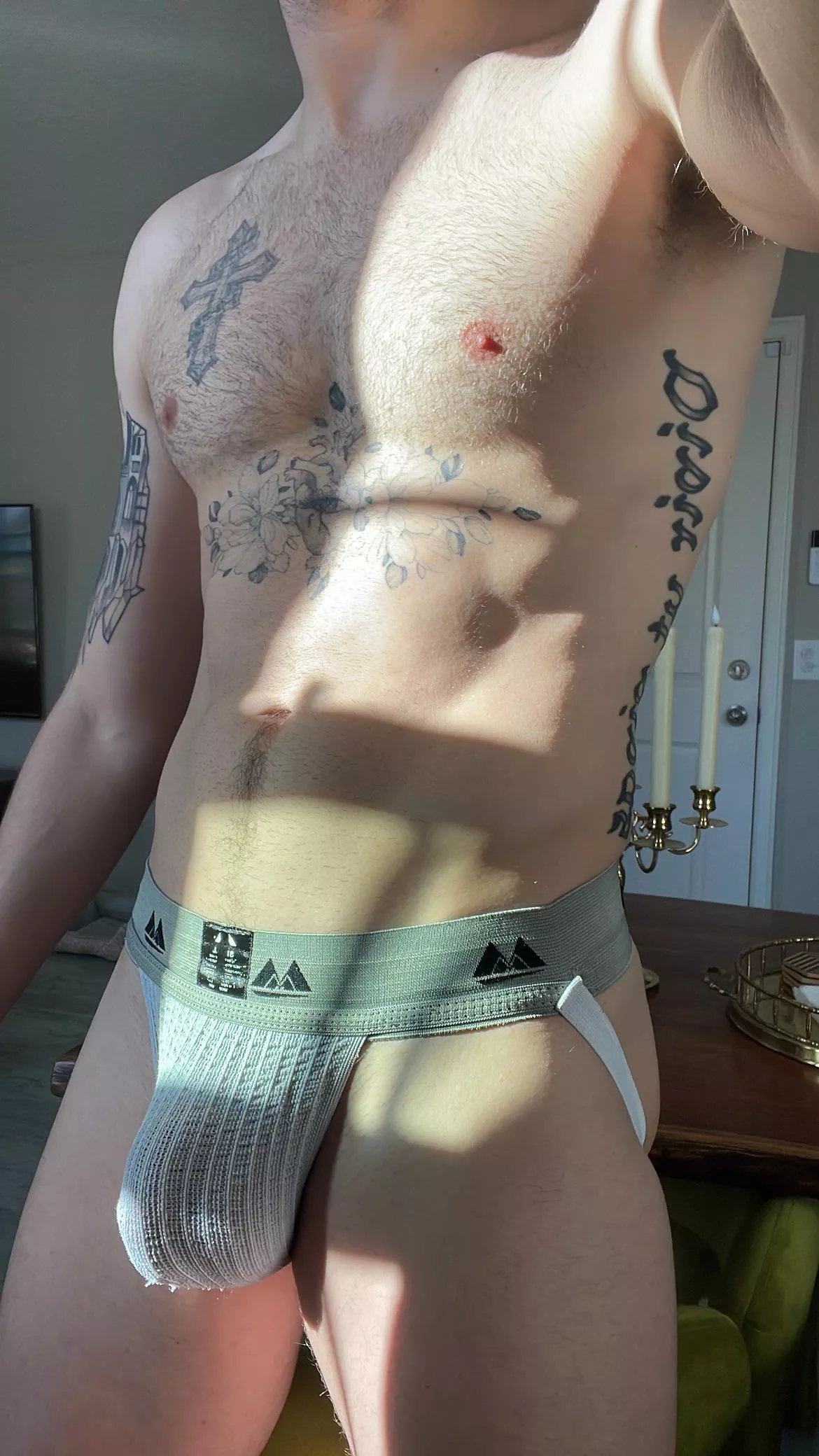 It’s feeling extra tight after leg day posted by dkreni2