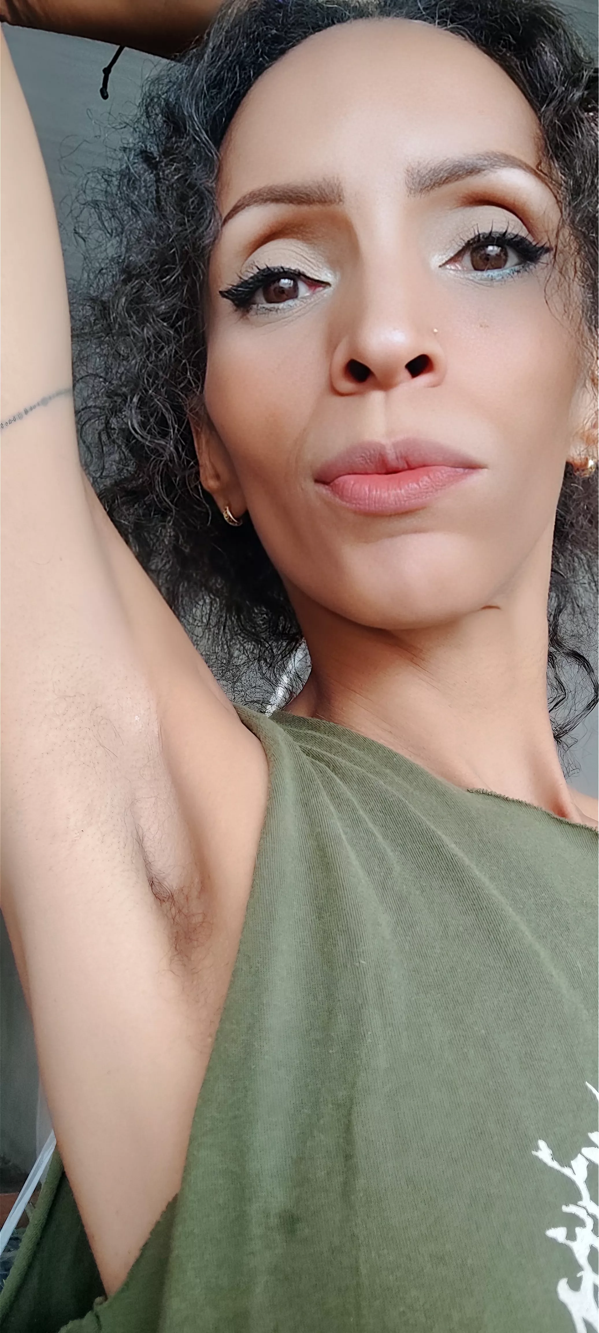 Letting it grow wild – my armpits, my rules, teasing with their untamed sensuality. posted by Nicky_Bennett