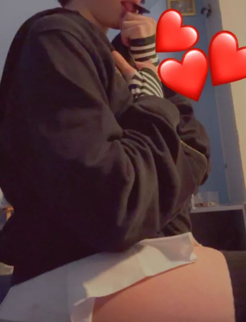 Like the outfit? by PapayaTime5680