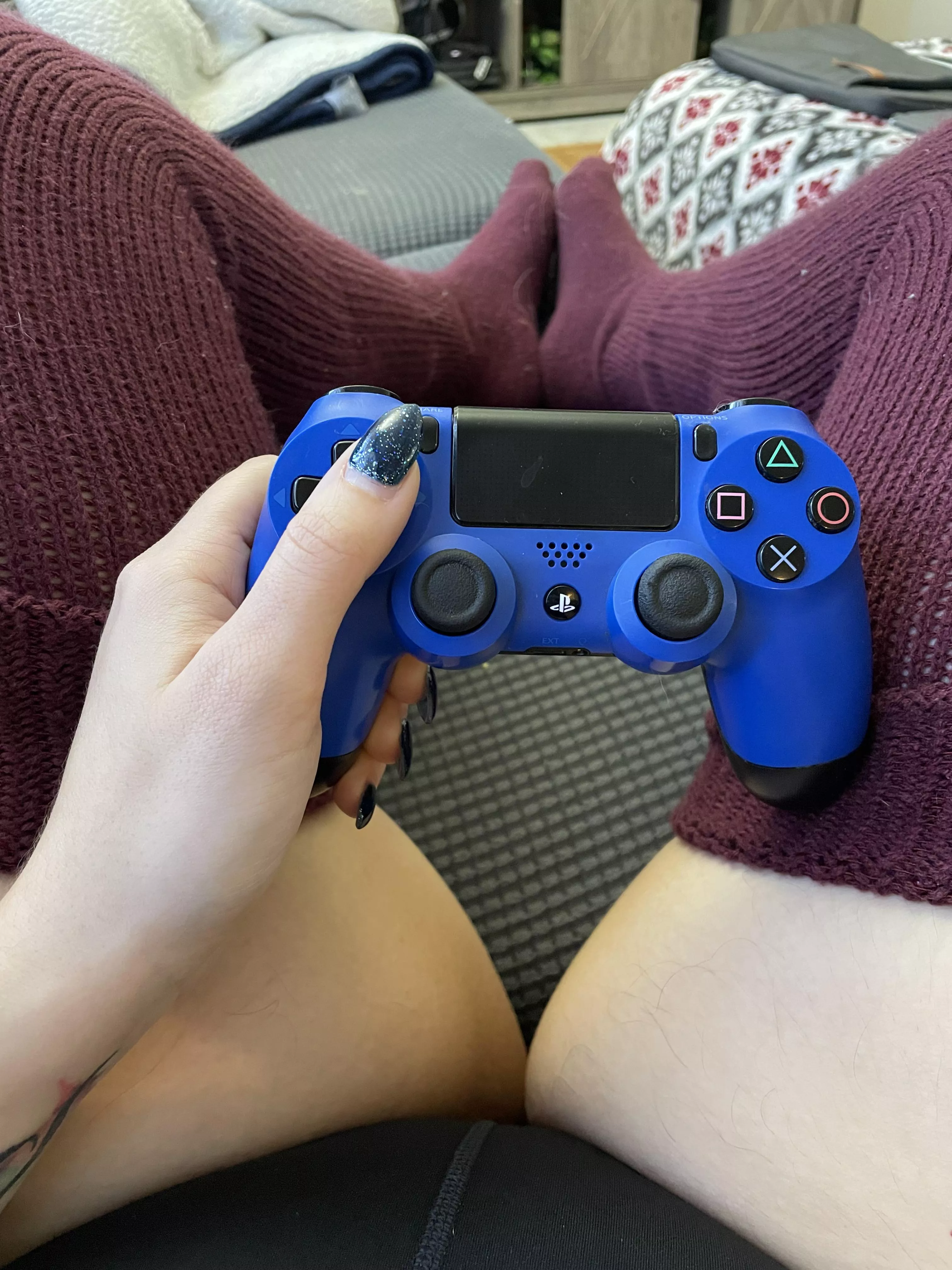 Loser gives head [F] posted by Elle_Owynn