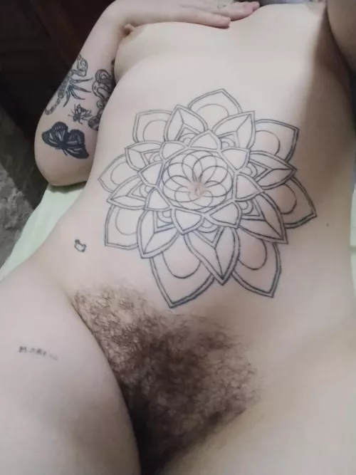 Make a pathway to my bush with your cum by camssita