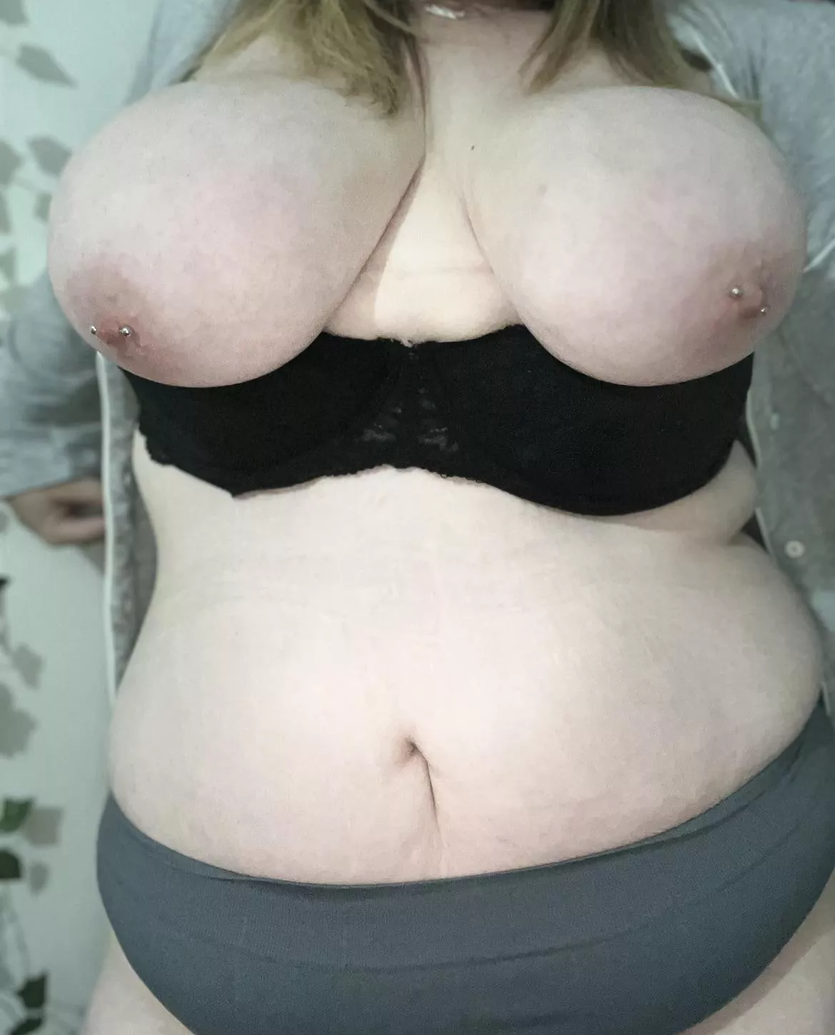 Me on top or you? posted by Mommyy_milkerss