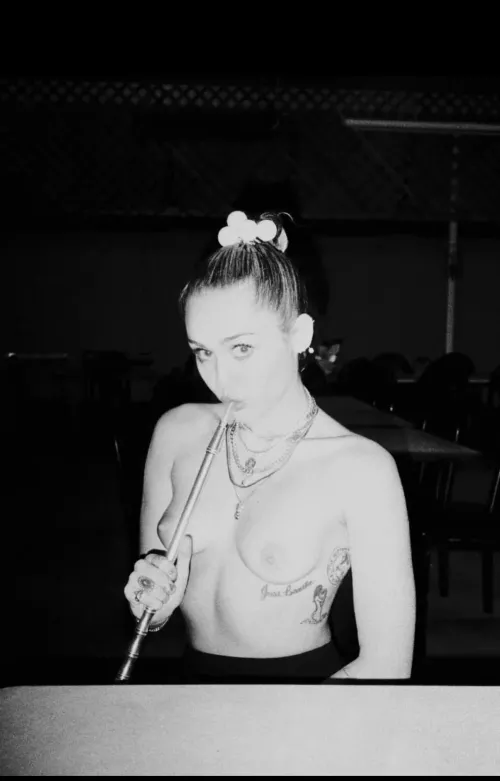 Miley Cyrus by RumHamster1990