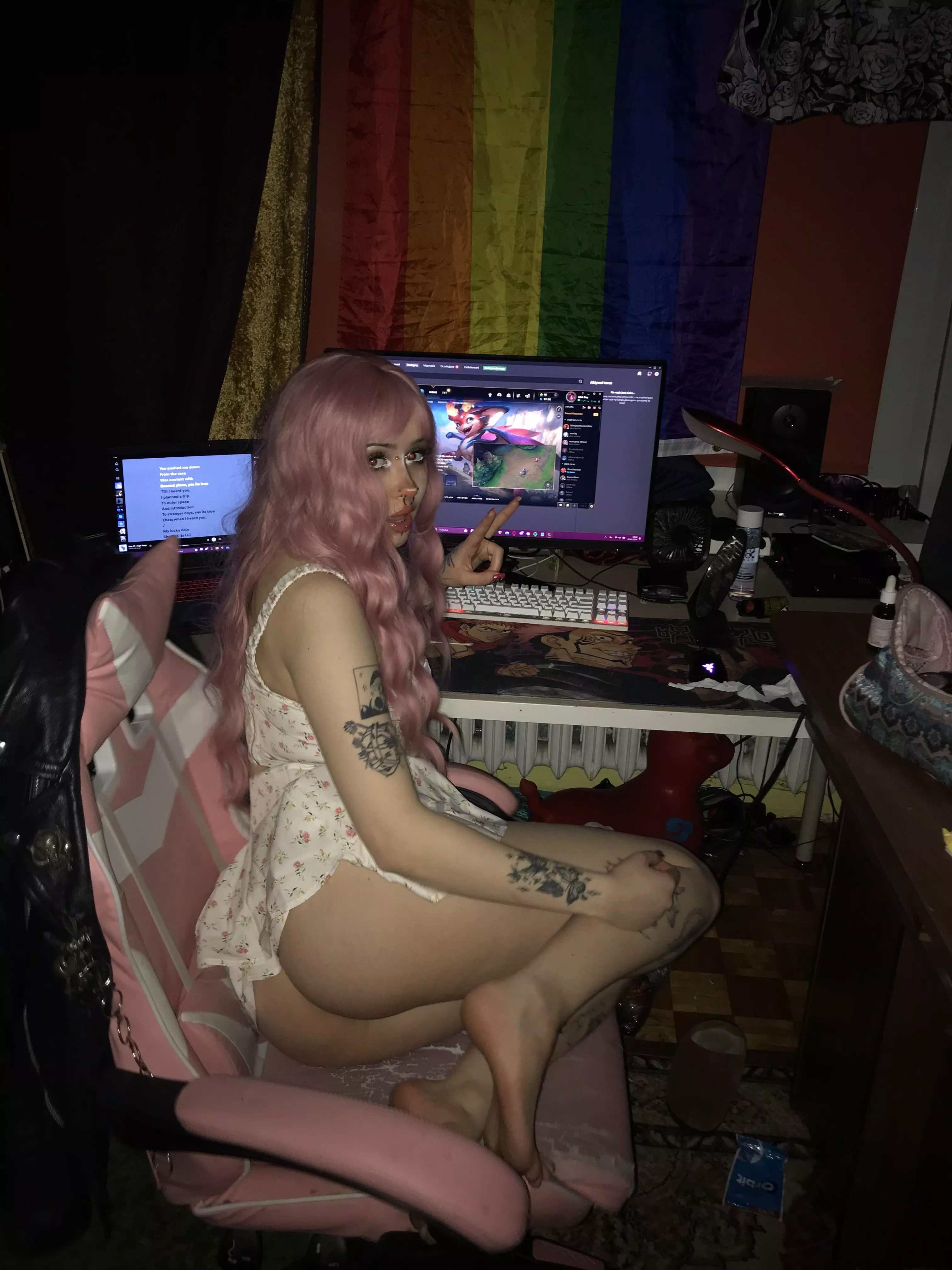 play with me posted by rosie_sweetheart