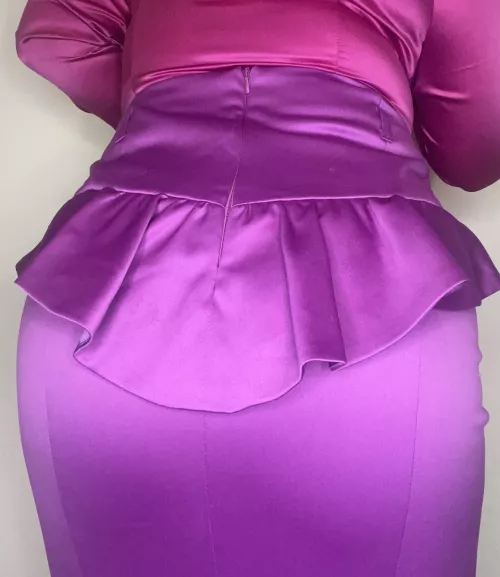 POV you walk into your office and see me bent over your desk leaving a note for you... what do you do?! 😉 by SexySatinMistress