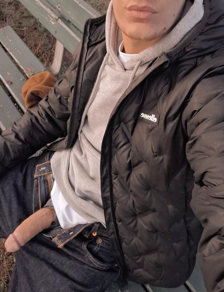 Sun's out guns out ☀️🍆 posted by Opposite13