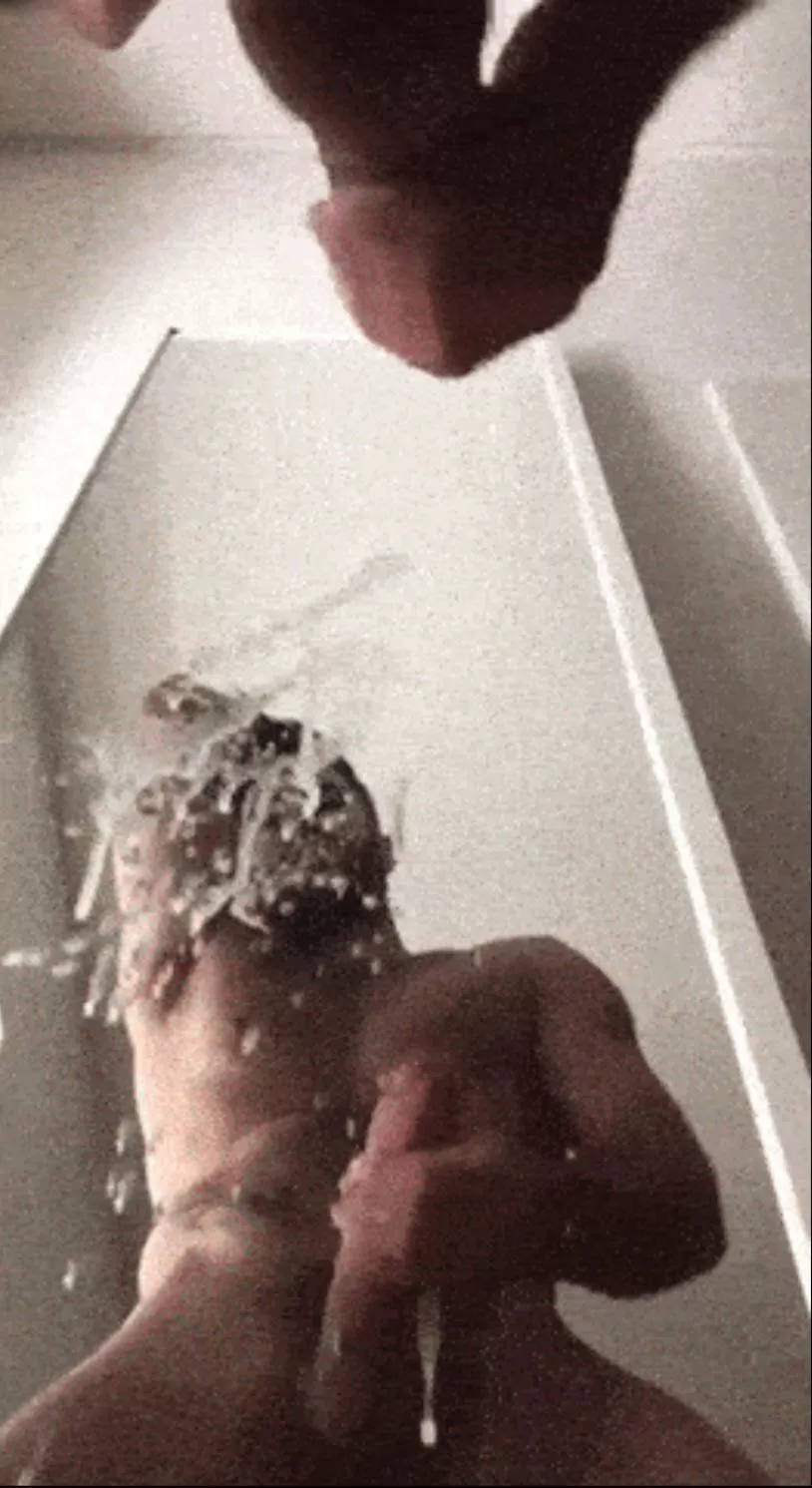 The Man Cum in the Mirror. posted by Kryptonian75