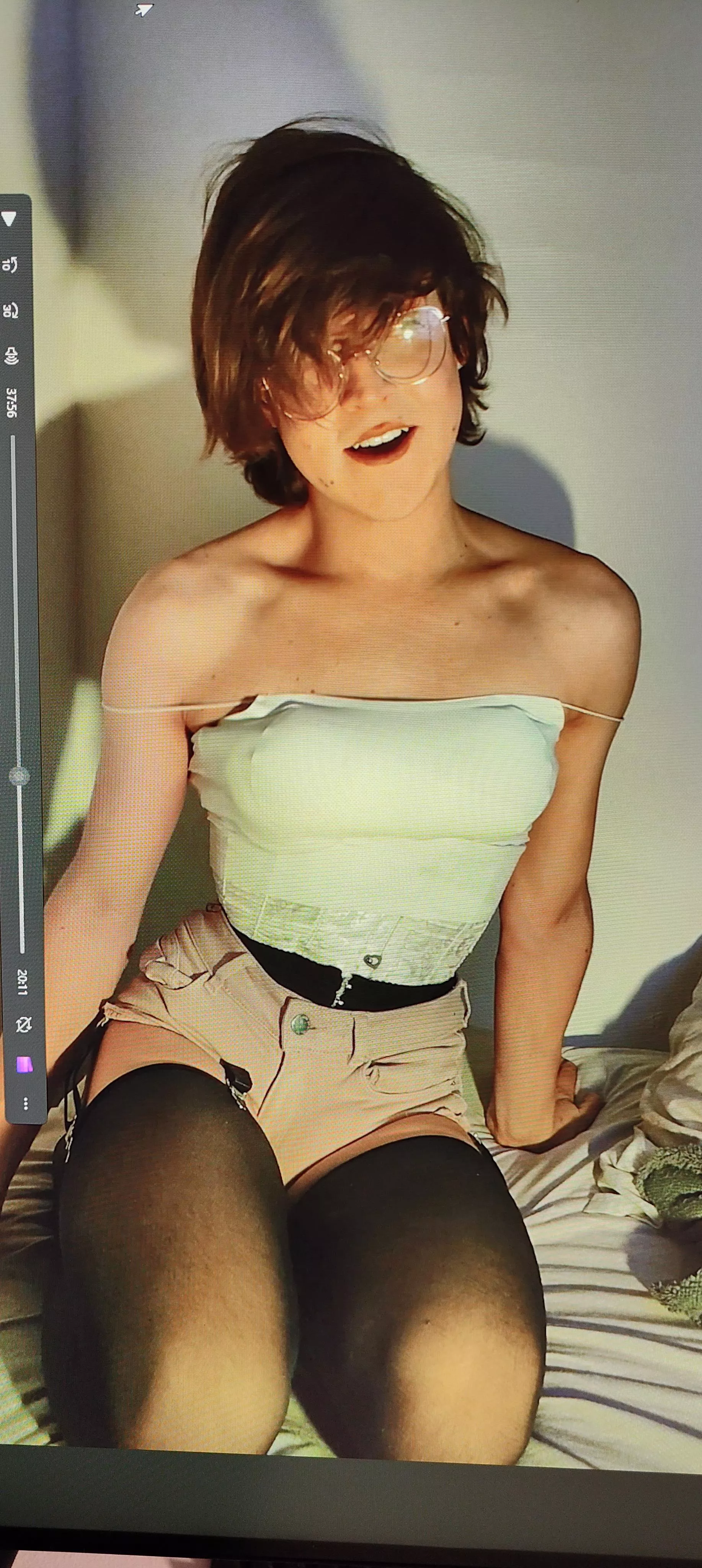 🥲Trying to take a photo alone posted by EffectFantastic3776