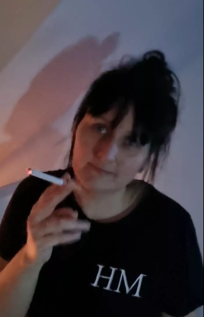 Who wants to see me smoke posted by KaleidoscopeShot5826