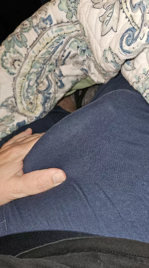 You can kinda see it by GrowNshow666