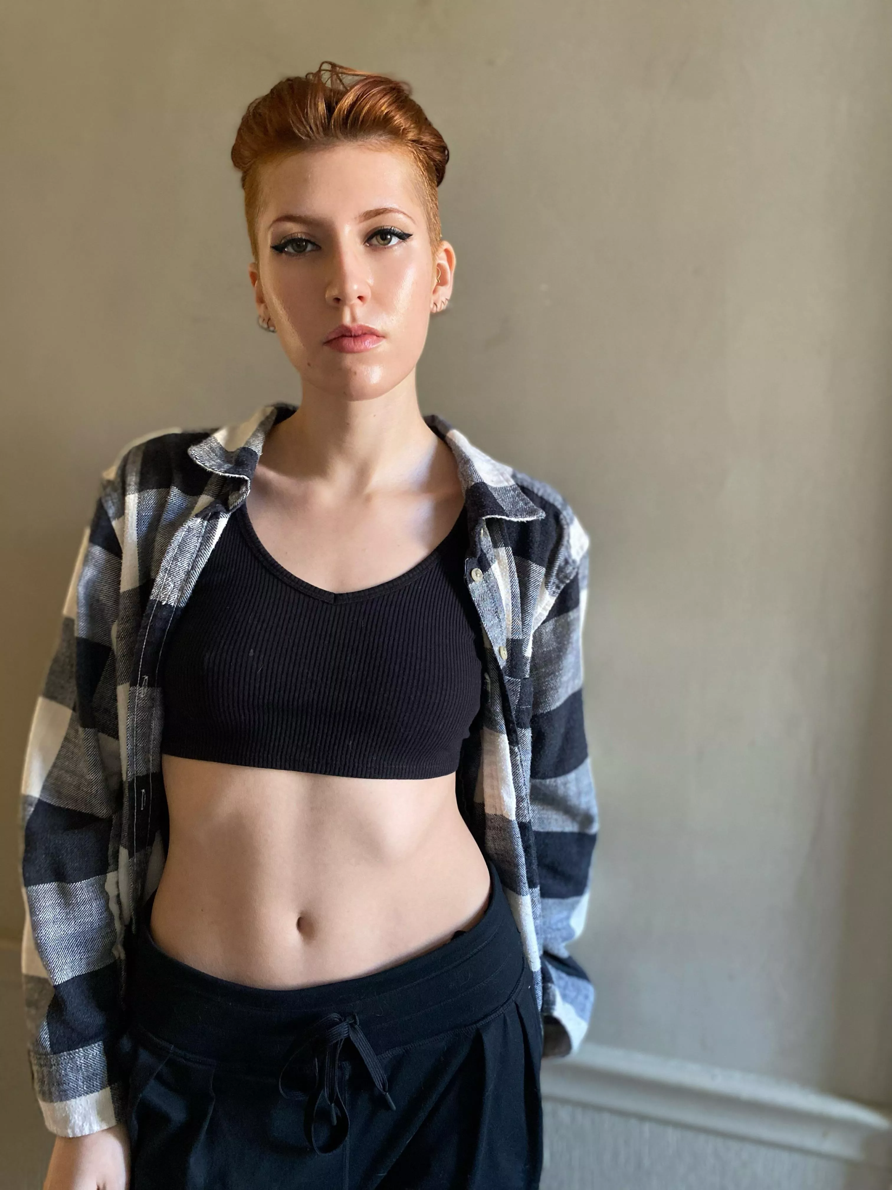 You can’t go wrong with a black crop top posted by ruby-ryder