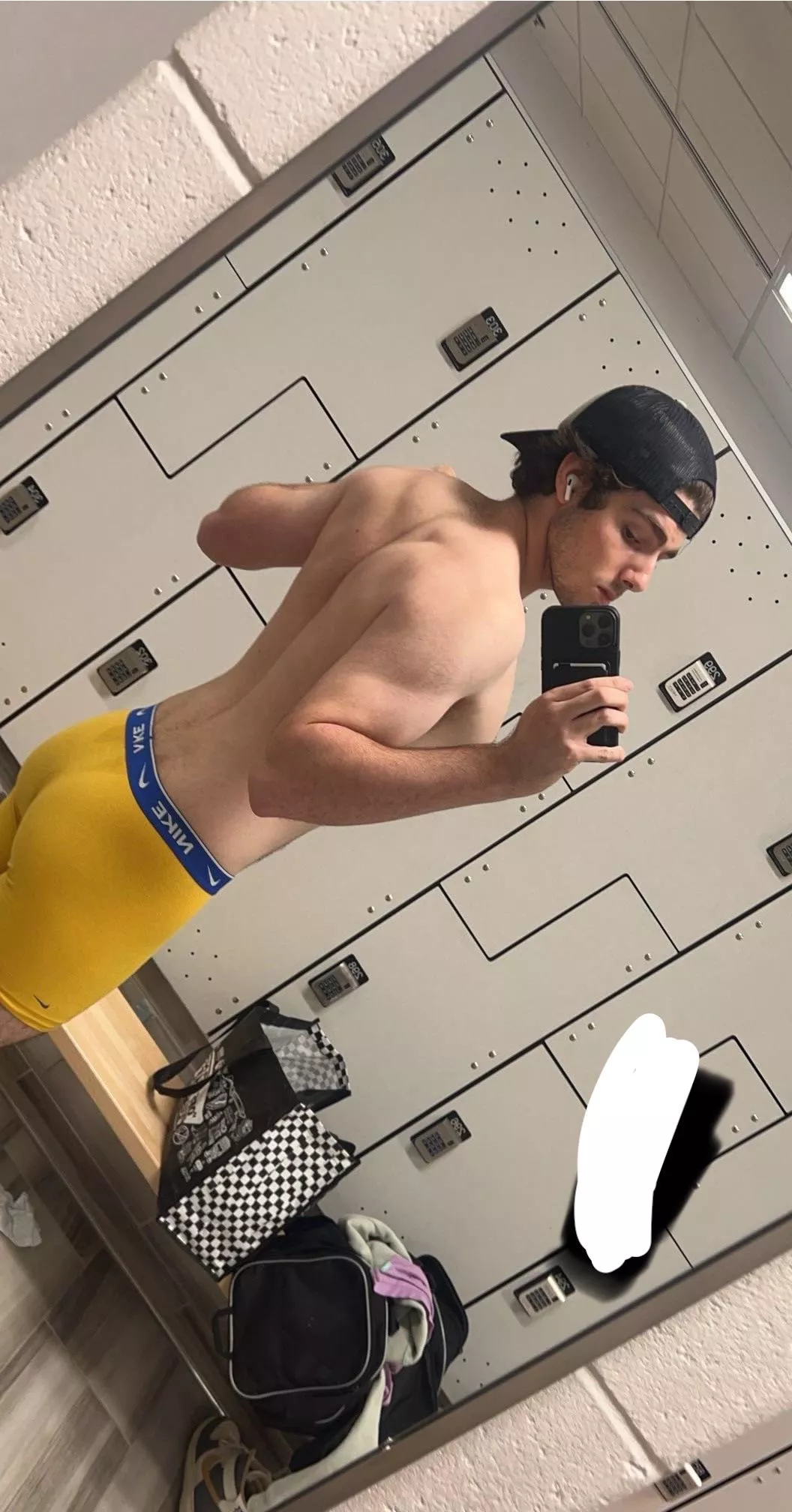 18m fit straight frat bro looking for similar. Dm pics for snap posted by Cars00nnbakee