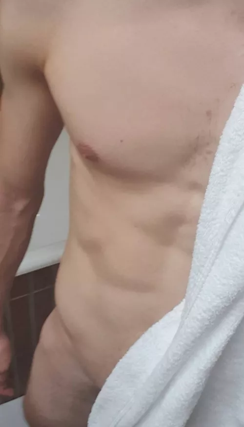 24 Straight guy here. Anyone wanna snap with me? by Batica_gym99