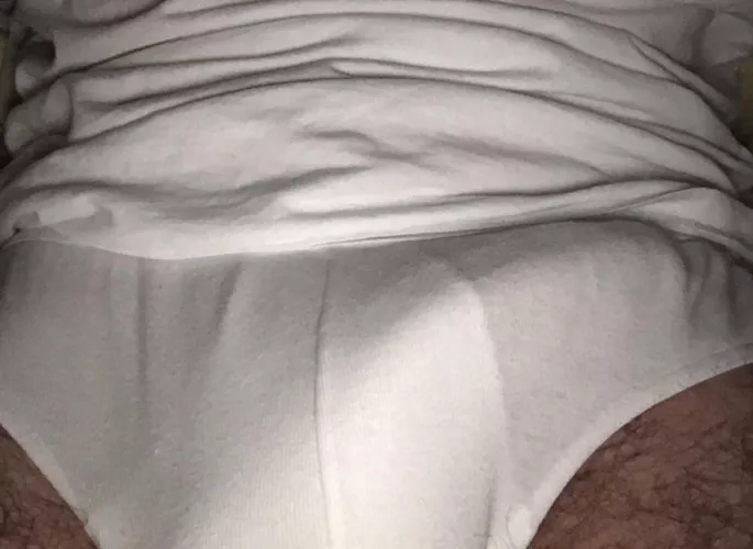 25, very tall guy with and average sized dick. I love getting outsized by shorter dudes and teased about it. Snap is yassinn2869 by Sph2869