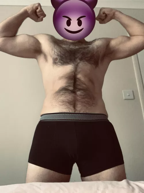 33, been working out hard over the last 3 months, was a builder when i was young but been a office boy for about 7 years now, just wondering how i am doing? by eye_dick