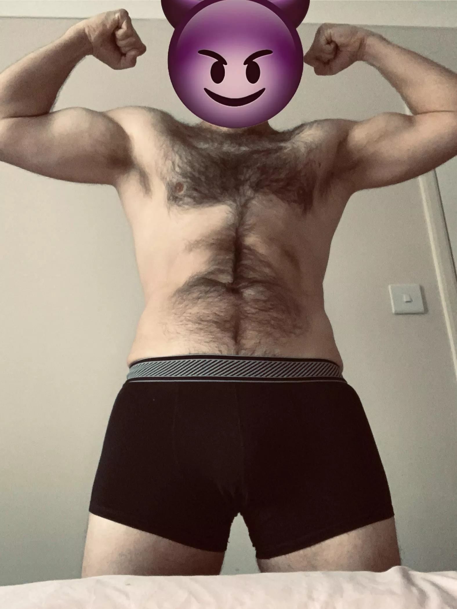 33, been working out hard over the last 3 months, was a builder when i was young but been a office boy for about 7 years now, just wondering how i am doing? posted by eye_dick