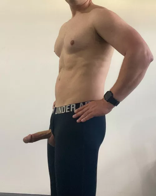 (42) Avg daddy saying hi 👋🏻 by SirBoise81