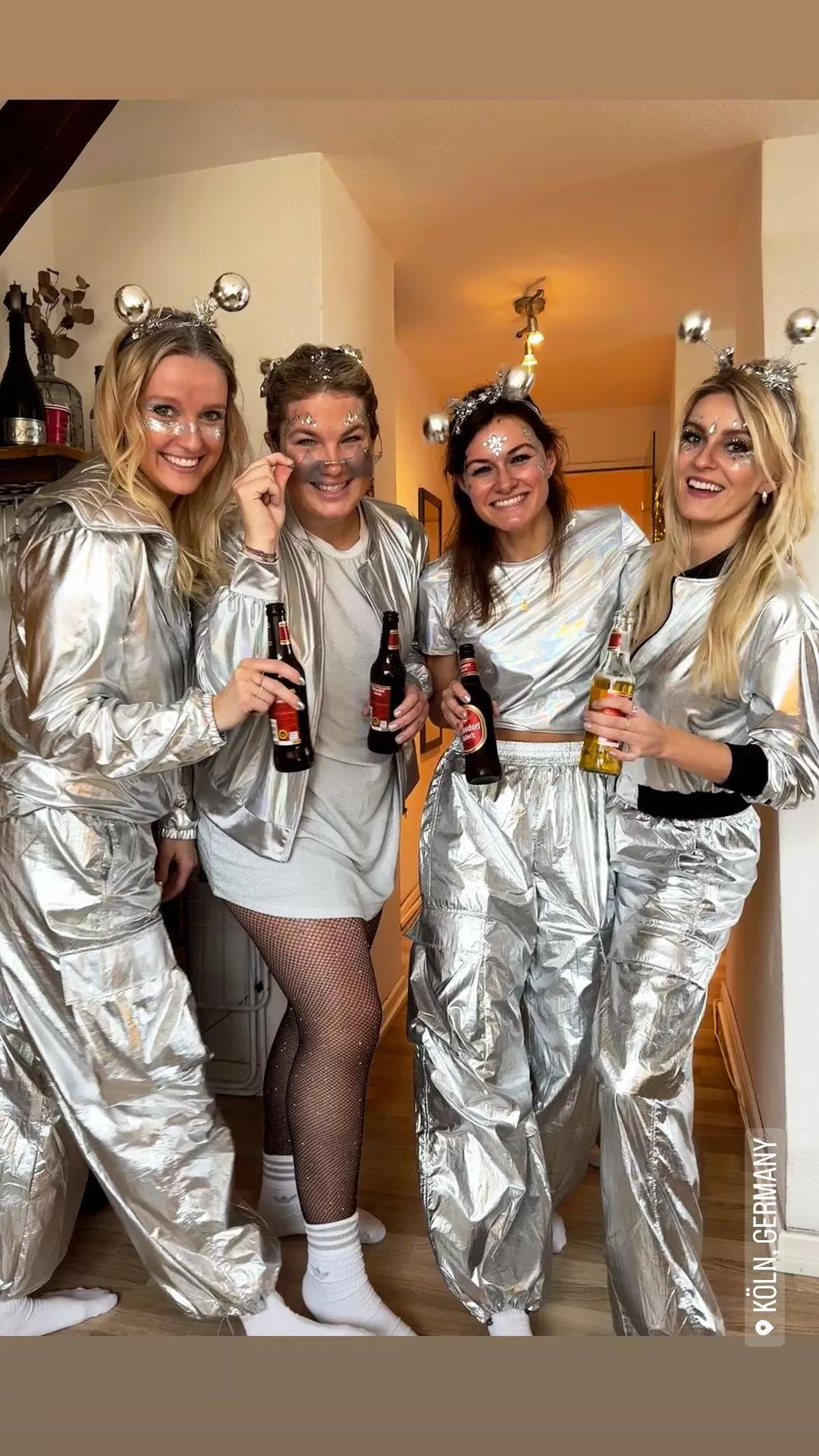 [4]Costuem Girls posted by GloomyPharasing