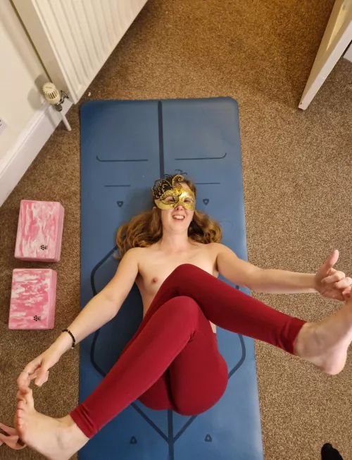 An evening stretch by Kuriouskinks_