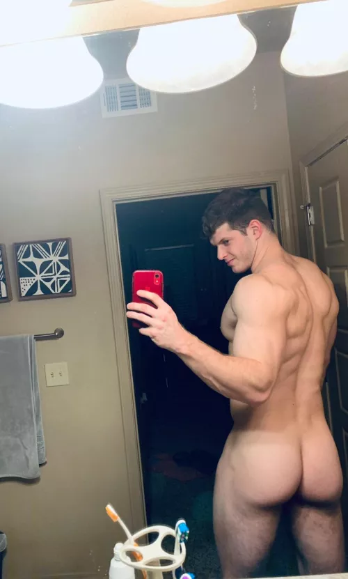Any love for this muscled up ass? 😏 by AlwaysErotic
