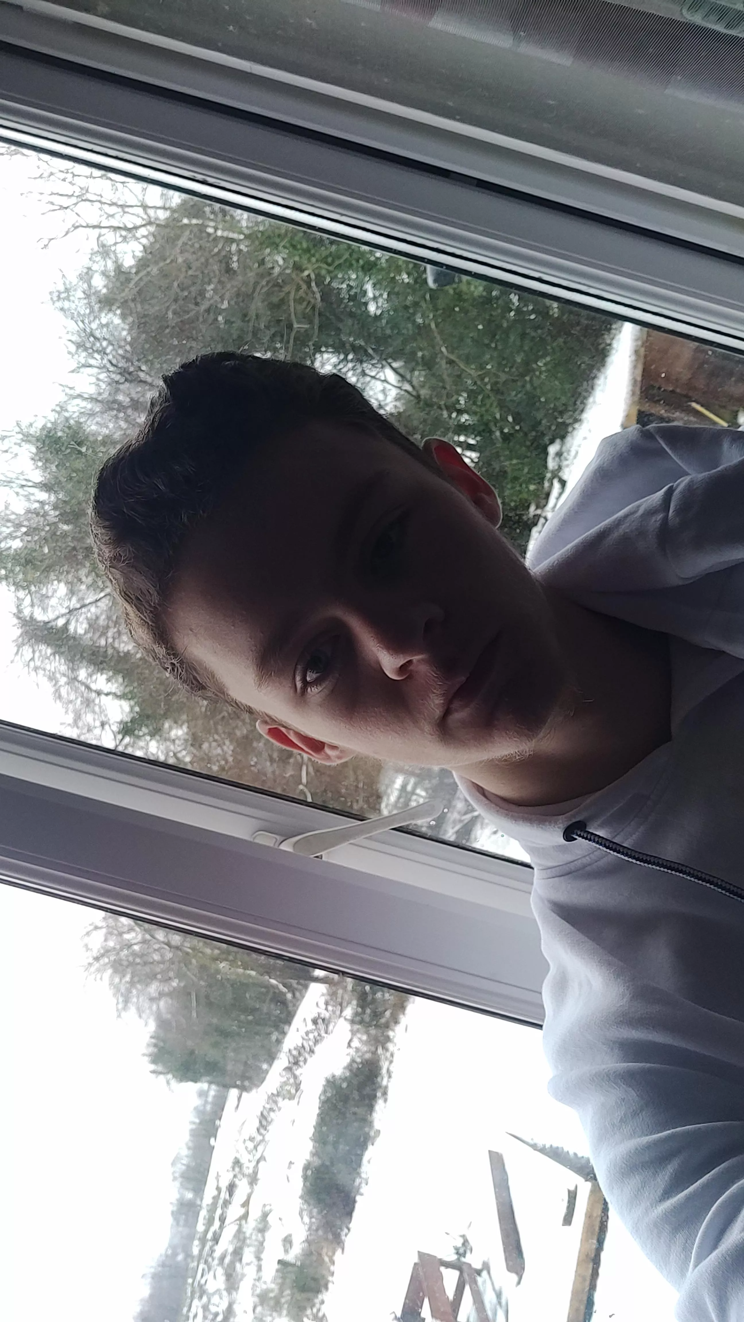 Anyone wanna chat and chill before I go to work? posted by AstralDrolf23