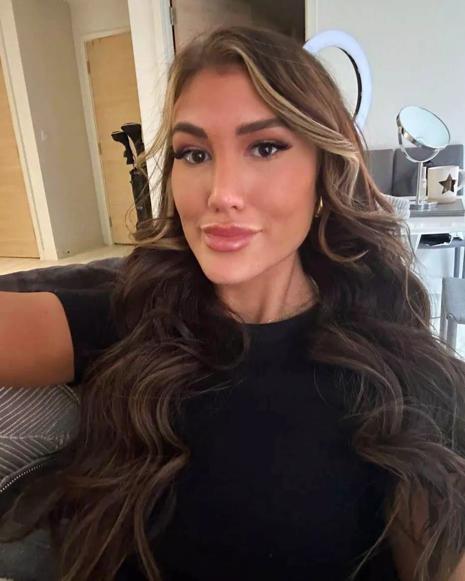 Are tall girls considered classy? Y or N posted by SufficientSail4615