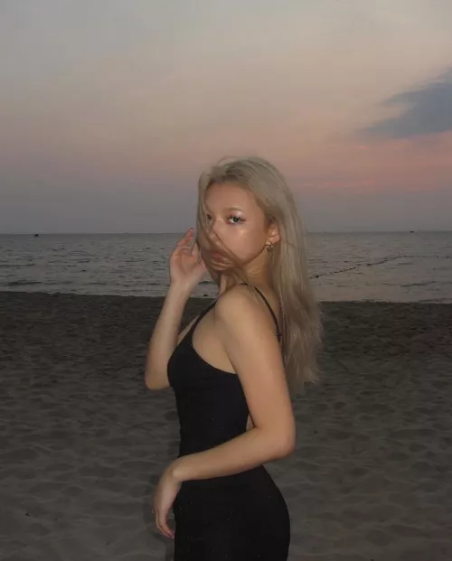 Beach Black by AERO-WAVE