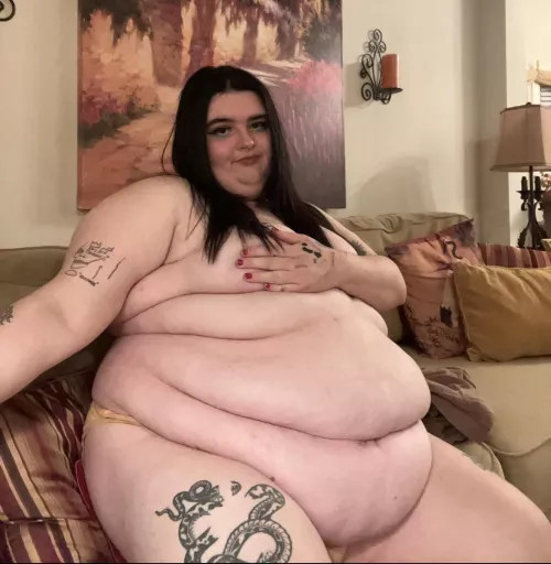 Biggest belly in the west 🤠 by Wormygarden