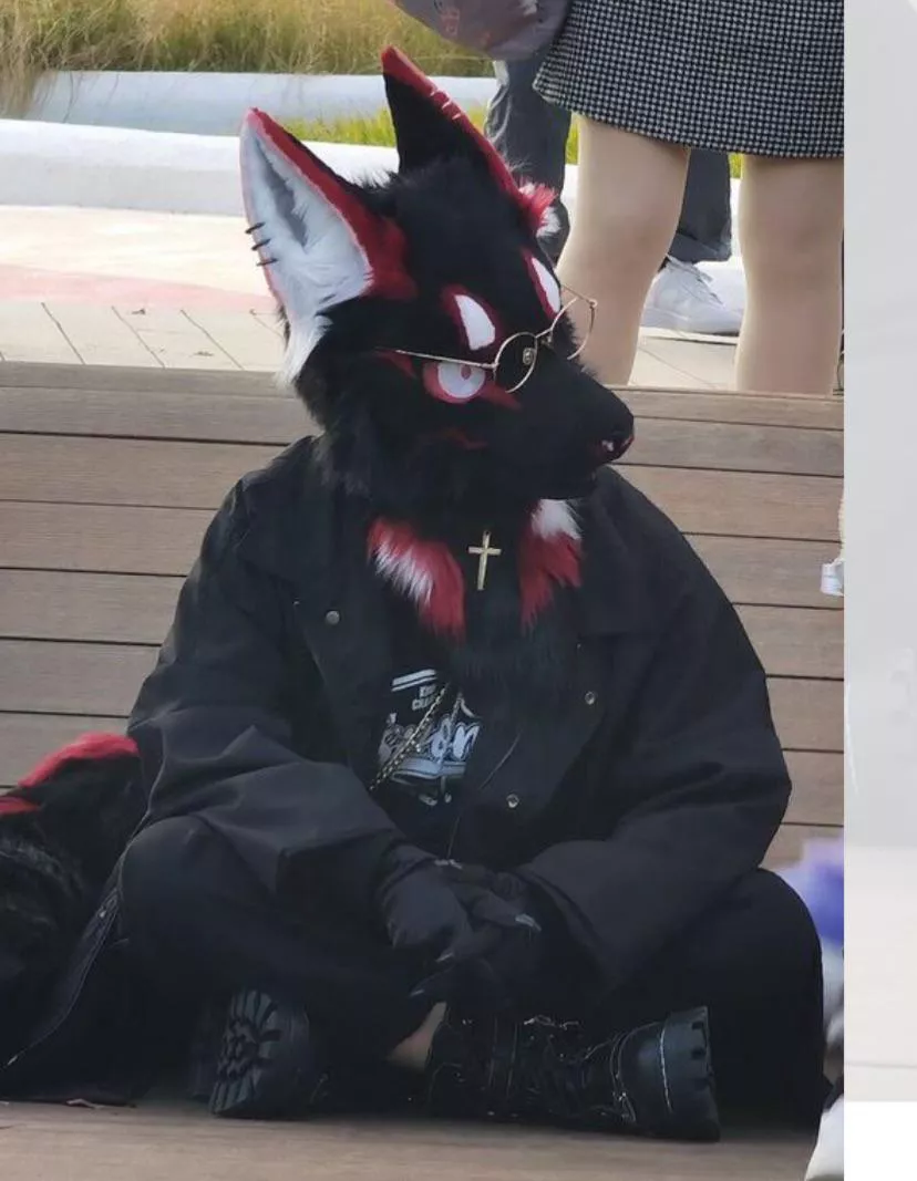 Definitely the wrong sub to be asking but would anyone know what kind of jacket this is? posted by Ok_Pop_5592