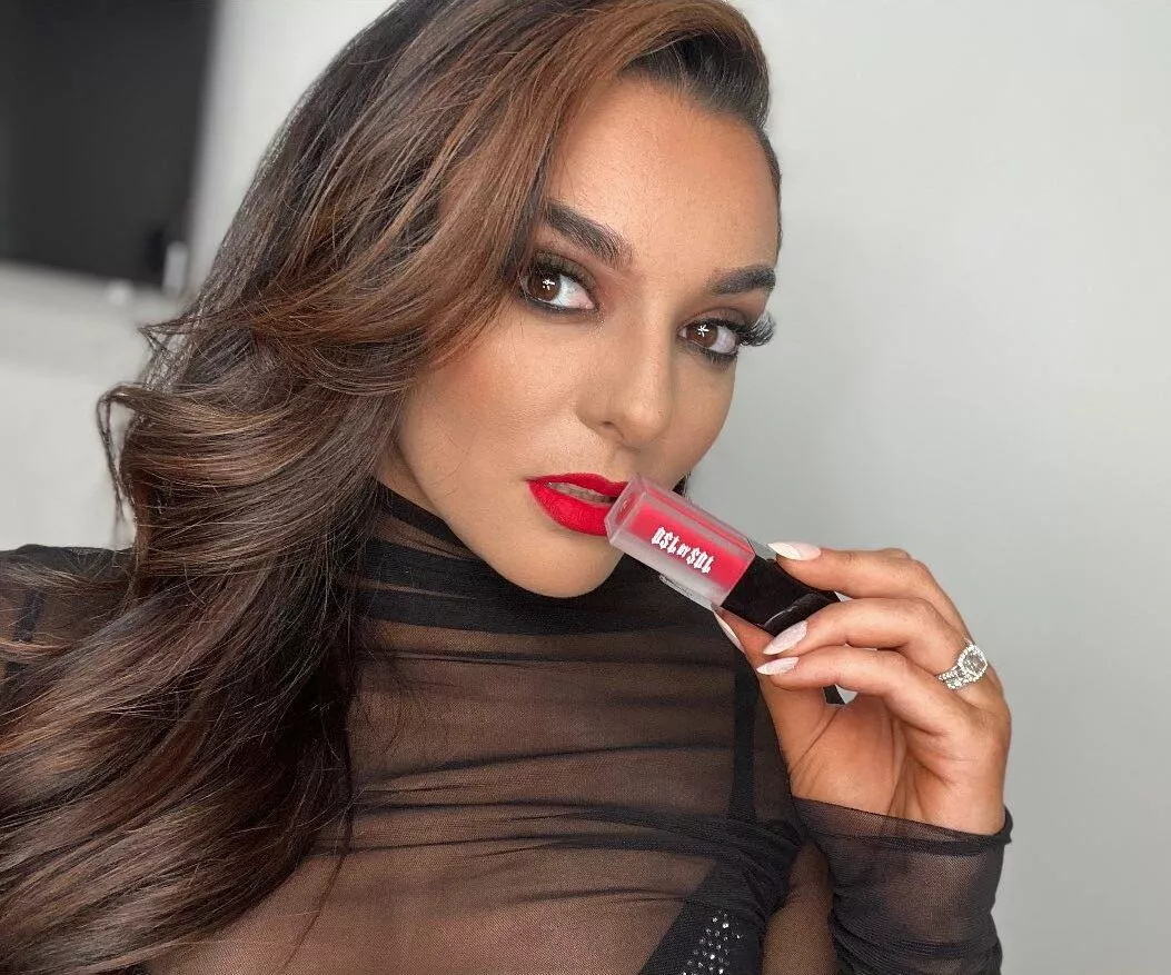 Deonna Purrazzo posted by CuentaDeThrowaway6