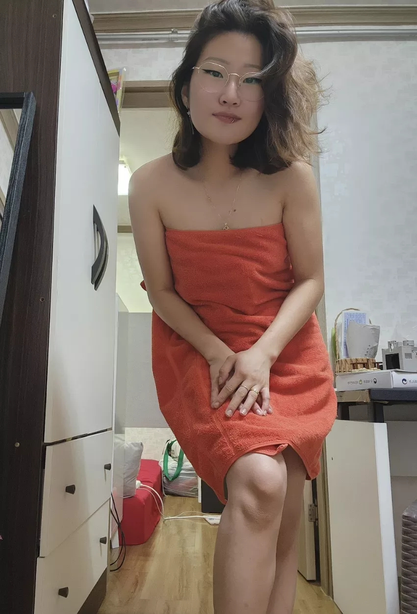 do you like smiling korean girls? posted by Emi1on