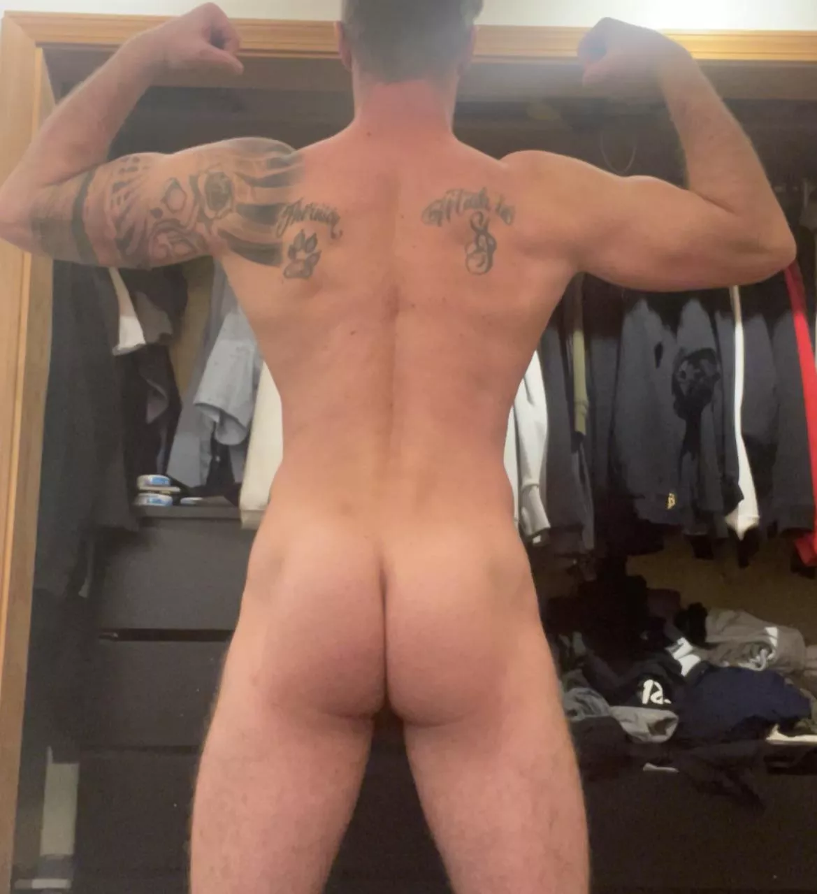 Give it a squeeze... or a smack 😏 (35) posted by Kindaskinnystrong