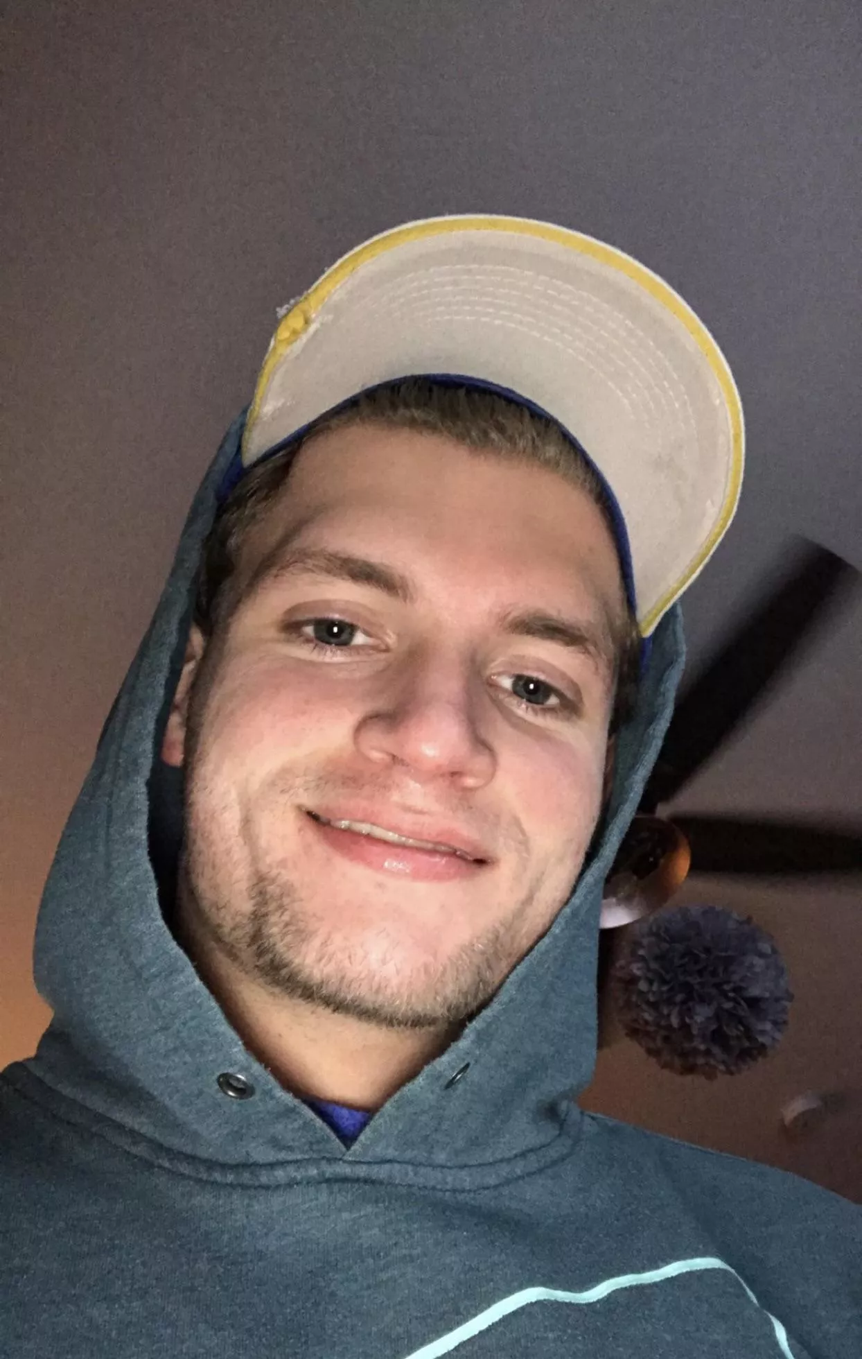 Heyy 👋 posted by PlayboiKetchup