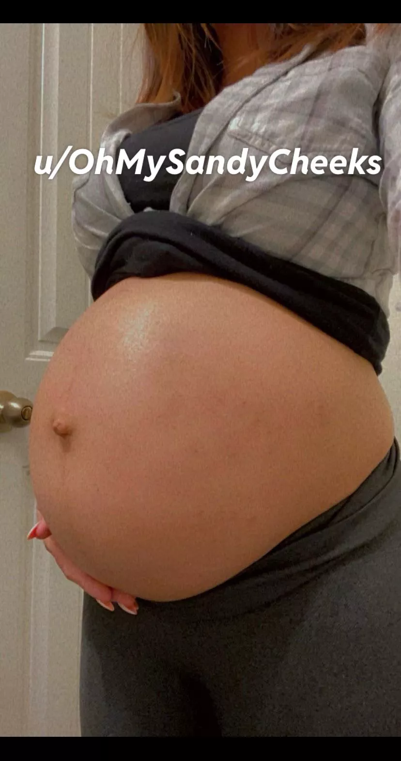 How pregnant do I look? 👀 posted by OhMy-SandyCheeks