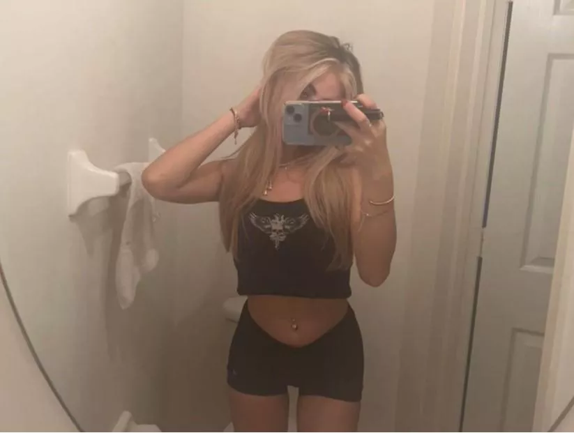 I got my own curves (19) 😋 posted by AdStunning713