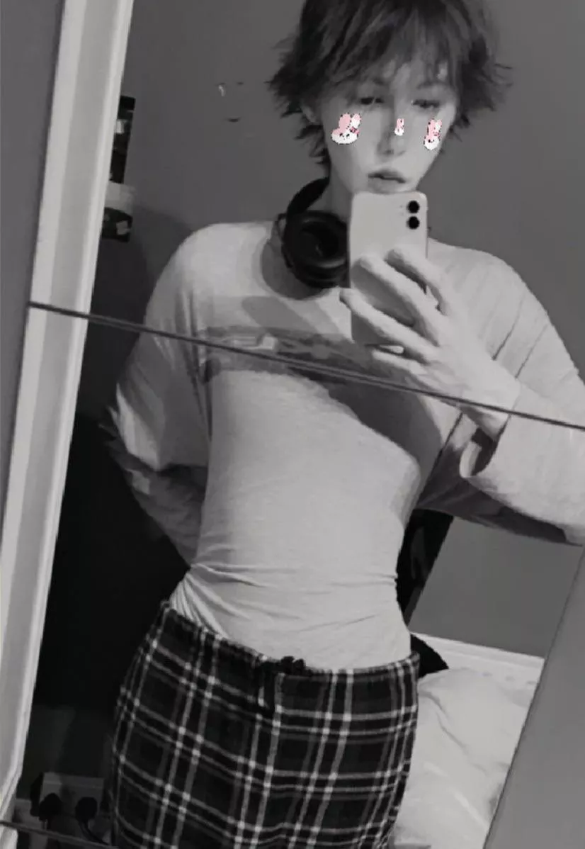 I live in pyjamas 😅💝hii posted by Femboy4_uu_