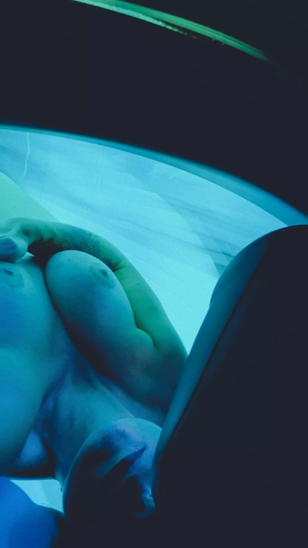 If you're feeling blue, let me remedy that with some mesmerizing blue tits ;) posted by geekareen