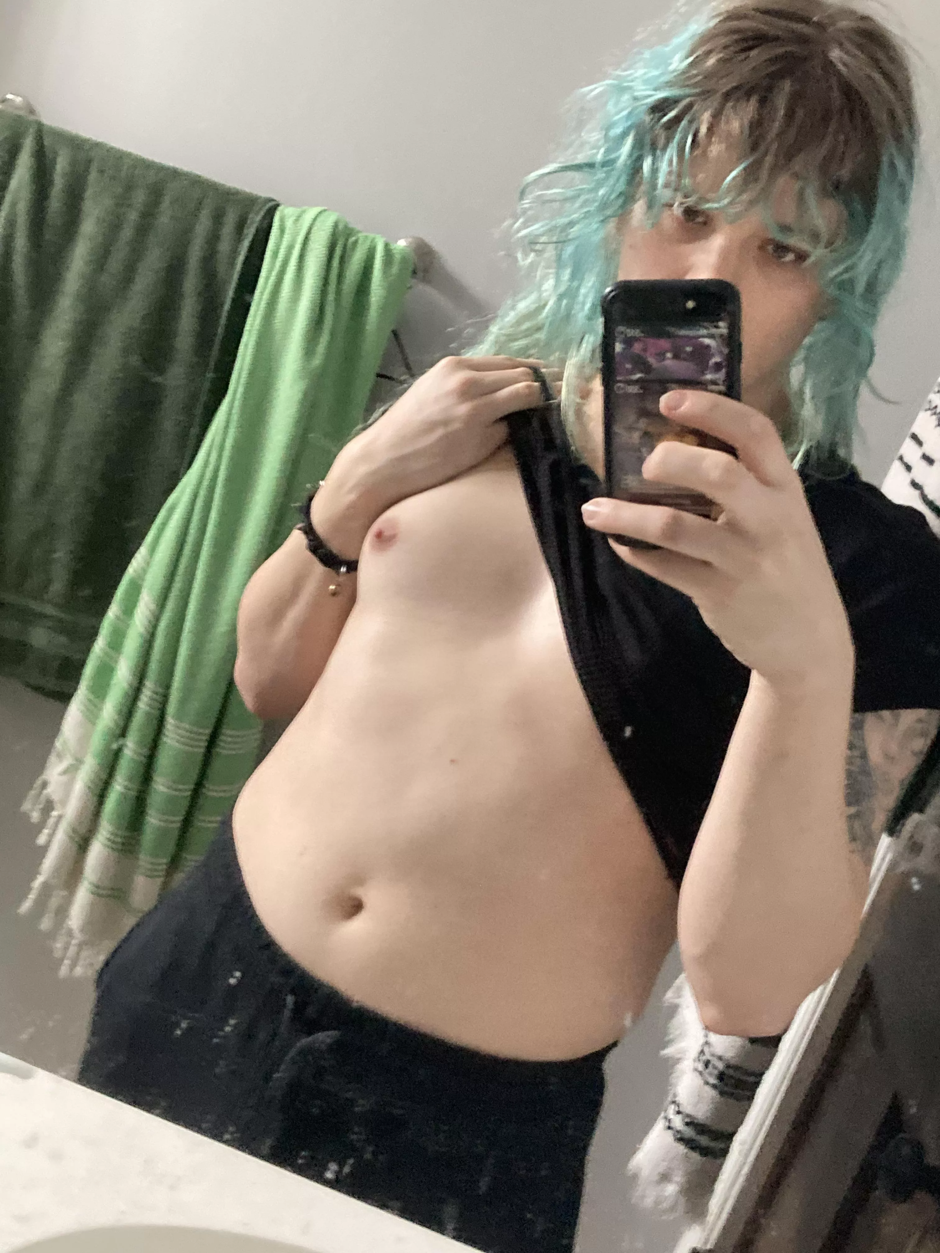 Im going to bite you and bend you over 🧛🏻‍♀️🩸 posted by ghAsts_