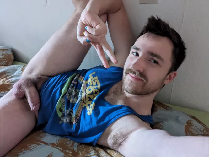 Just stretching my legs 😌 by Ningurushak